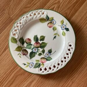 Brunelli "Tiffany" Dinner Plate - 10 1/2 Inch Berries/Flowers/Vines